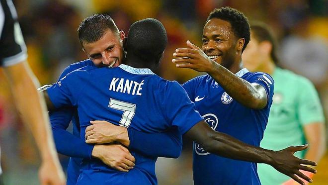 继C罗和小卢卡斯后，奥斯梅恩是第三位欧冠客场对贾府戴帽的球员