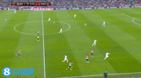 詹姆斯末节怒砍12分！雷迪克：他为湖人注入了强心剂