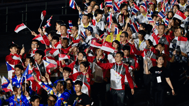 湖人进攻端配合流畅，失误率下降