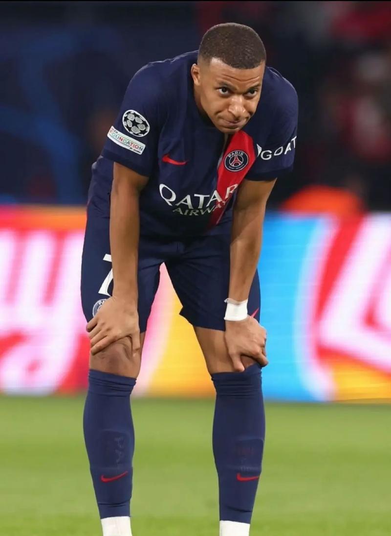 记者：埃切韦里想去罗马而非赫罗纳，他已向身边人重申这一点